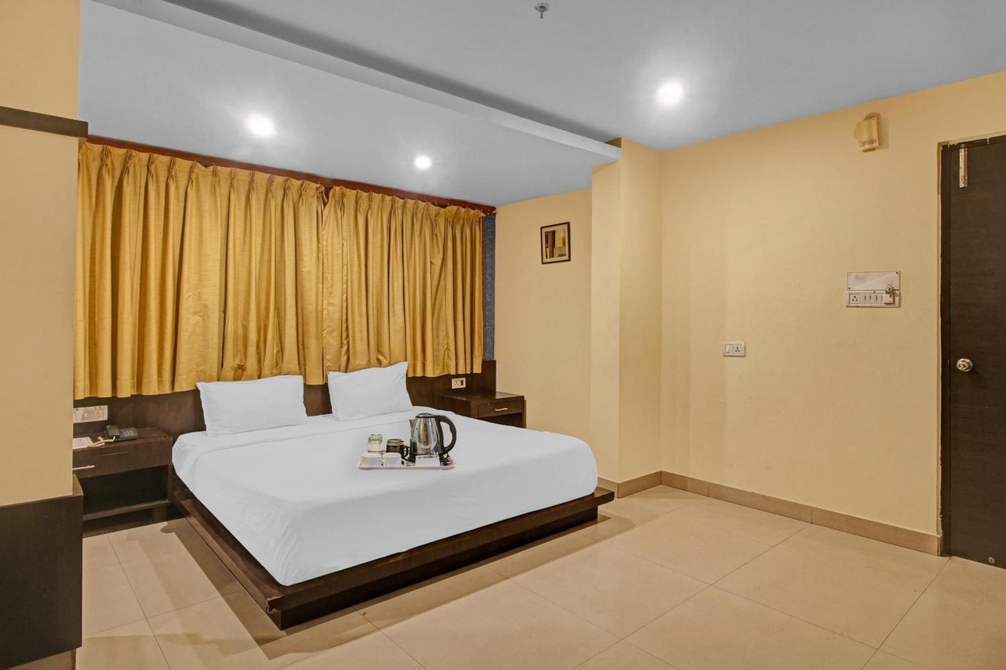 Townhouse The Grand Plaza Hotel Haidarábád Kültér fotó