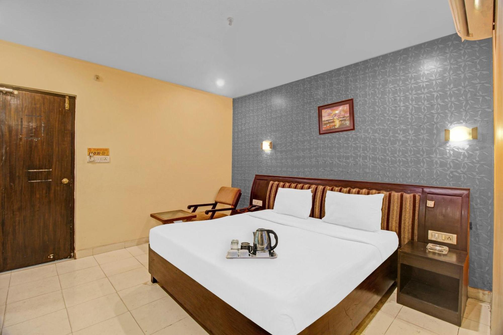 Townhouse The Grand Plaza Hotel Haidarábád Kültér fotó