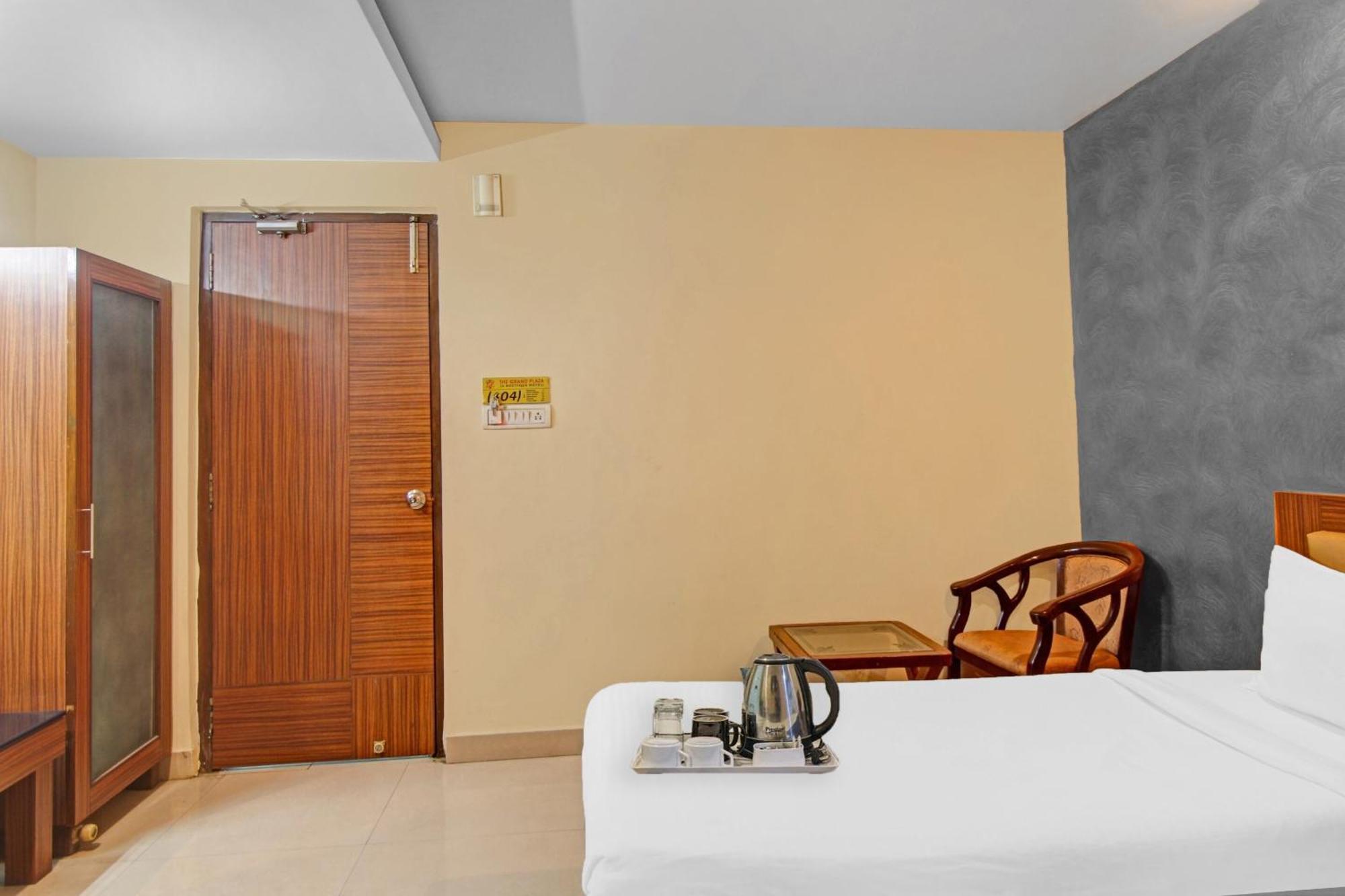 Townhouse The Grand Plaza Hotel Haidarábád Kültér fotó
