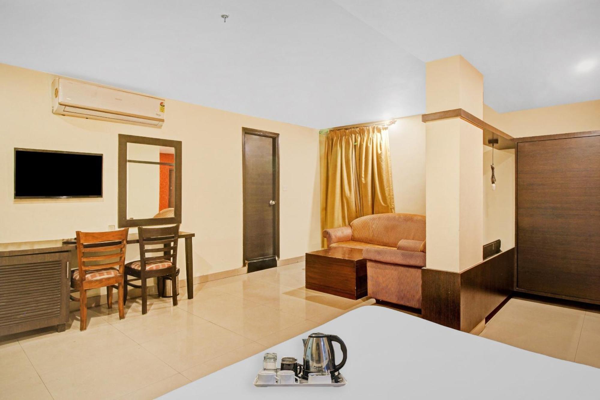 Townhouse The Grand Plaza Hotel Haidarábád Kültér fotó